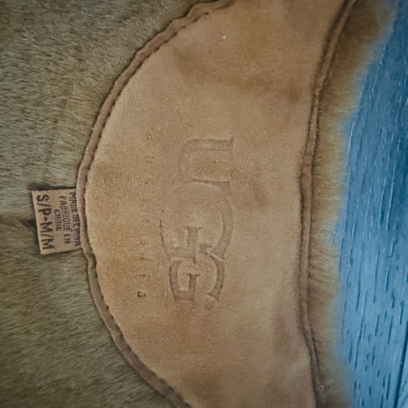 UGG Leather/Suede Poncho (S) - Picture 9 of 11